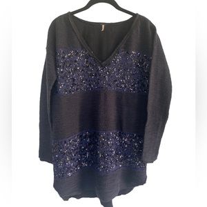 FREE PEOPLE Women’s Black Navy Colorblock Sequin V Neck Tunic Sweater Size: XS